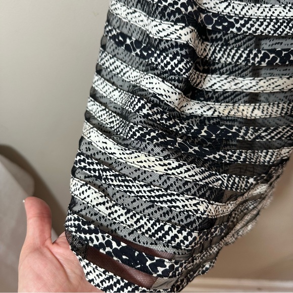 Parker Black and White Halter Fit and Flare Silk Dress Size Small - Picture 9 of 10